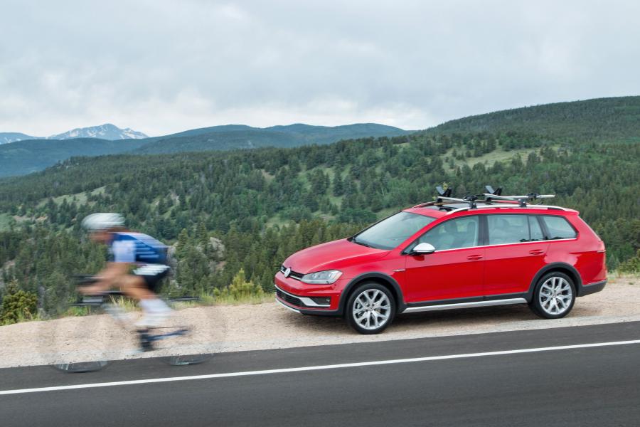  Volkswagen Golf Alltrack (Typ 5G) 2017 года  (NA) (фото 57 из 73)